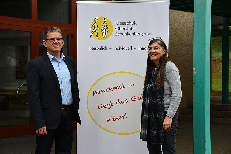 Setzen sich für eine Oberstufe im Schenkenbergertal ein: Ulrich Salm, Präsident der Kreisschule Oberstufe Schenkenbergertal, und Christa Jäggi, Schulleiterin. Foto: Janine Müller