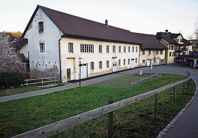 Beherbergt am dem Schuljahr 2025/26 die Tagesschule: Das Gebäude der Alten Bleiche am Aabach. Foto: Fritz Thut