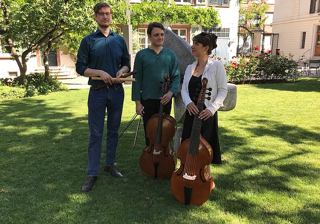 <em>Spielen festliche Werke zum Advent in der Stadtkirche Lenzburg:</em> Johannes Rake, Kevin Bourdat und Stefanie Osswald. Foto: zvg