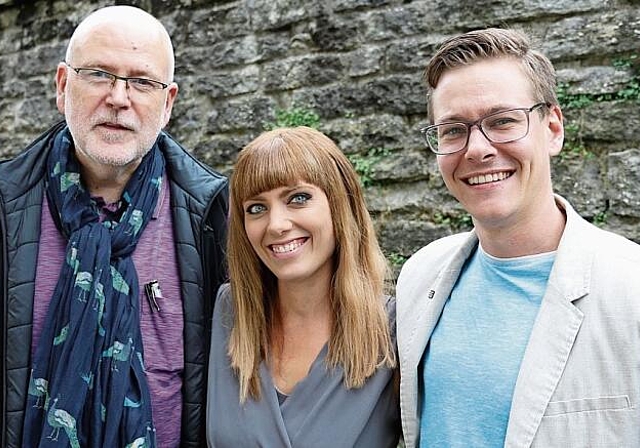 Wechsel auf der Redaktion: Der scheidende Redaktionsleiter Fritz Thut, Redaktorin Romi Schmid und der neue Redaktionsleiter Rinaldo Feusi. Foto: Melanie Bär