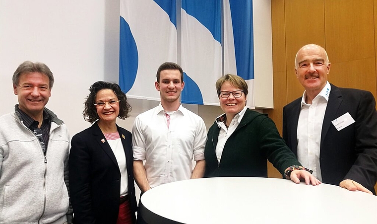 Referenten und Rektor bei «Sek I trifft Sek II» an der Berufsschule Lenzburg: Berufsexperte Rainer Honegger, Gewerbeverbands-Vizedirektorin und Worldskills-Delegationsleiterin Christine Davatz, Zimmermann-Silbermedaillengewinner Florian Nock, «Hyp