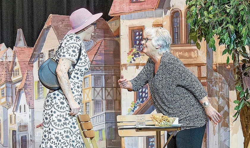 Totales Streitobjekt: Der rosa Hut.Foto: Peter Winkelmann 