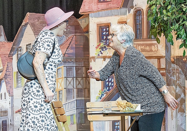 Totales Streitobjekt: Der rosa Hut.Foto: Peter Winkelmann 