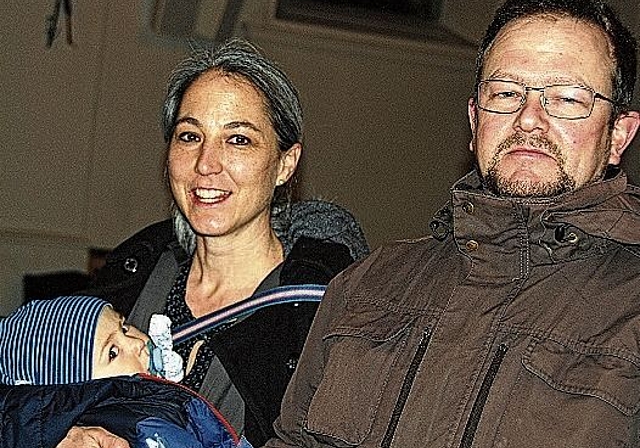 Freut sich auf die neue Stelle: Pfarrer Frédéric Légeret mit Ehefrau und Sohn. Foto: phn