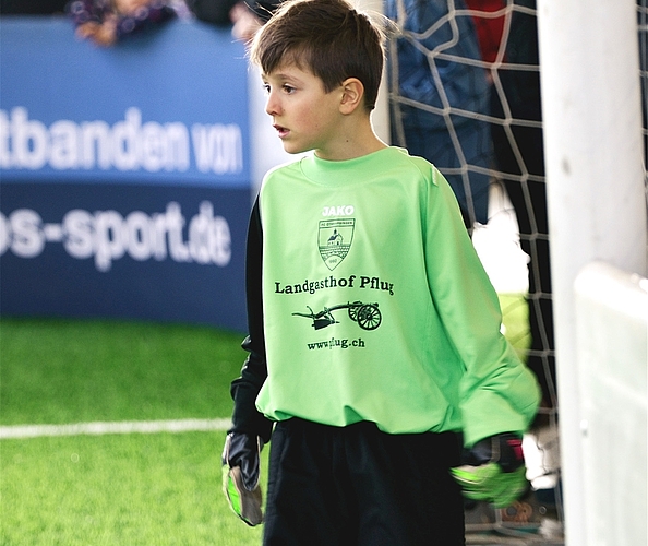 Konzentration auf den Ball: Torhüter Luc Bryner vom FC Othmarsingen. Konzentration auf den Ball: Torhüter Luc Bryner vom FC Othmarsingen.