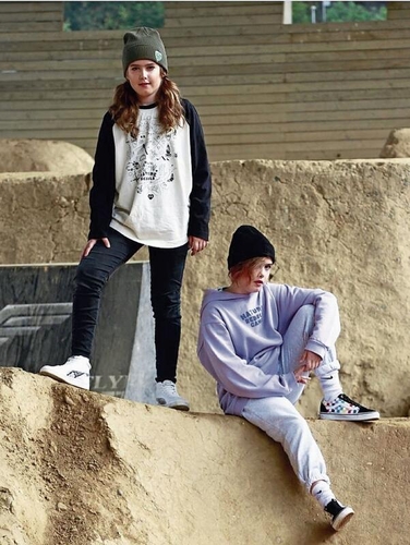 Starke Mode für starke Mädchen: «Nature Rebels Gang» verbindet Designs und Nachhaltigkeit.Foto: zvg