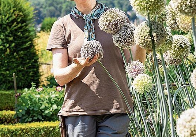 Arbeitet als Gärtnerin auf Schloss Wildegg: Lea Walzer. Foto: MA/Pascal Meier