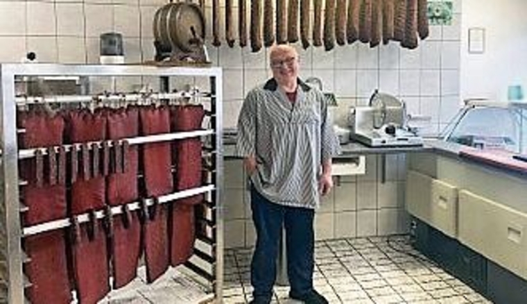 Bald Vergangenheit in Möriken: Walter Schneider betreibt seit 23 Jahren die Metzgerei Schneider.Foto: Carolin Frei