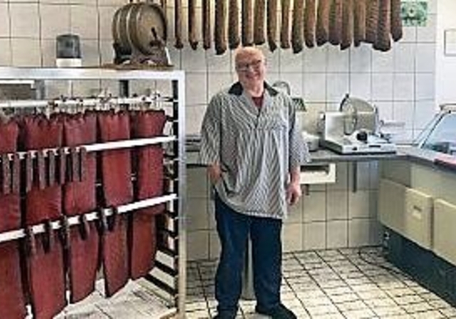 Bald Vergangenheit in Möriken: Walter Schneider betreibt seit 23 Jahren die Metzgerei Schneider.Foto: Carolin Frei
