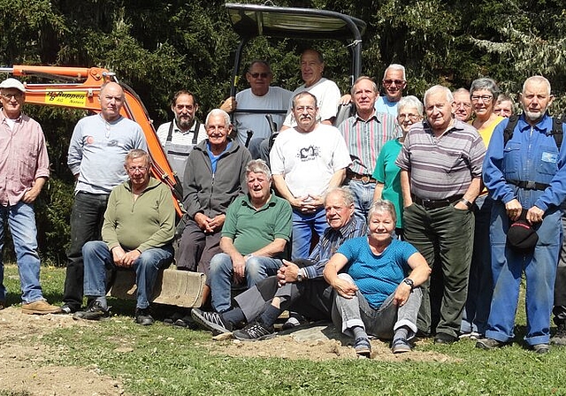 Arbeitete beim Berghaus: Die Teilnehmergruppe des diesjährigen Einsatzes auf der Bettmeralp. Foto: zvg