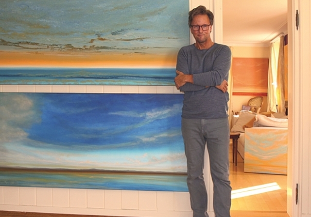 Rund 70 Werke: Der Lenzburger Kunstmaler Alain Mieg lädt zur Bilder-Ausstellung «Himmlische Welten» in sein Atelier. Foto: zvg
