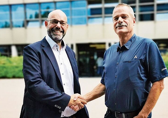 Ablösung: Christoph Leimgruber ist als Nachfolger von Markus Möhl neuer Präsident des Schulvorstands der Berufsschule Lenzburg. Foto: Fritz Thut