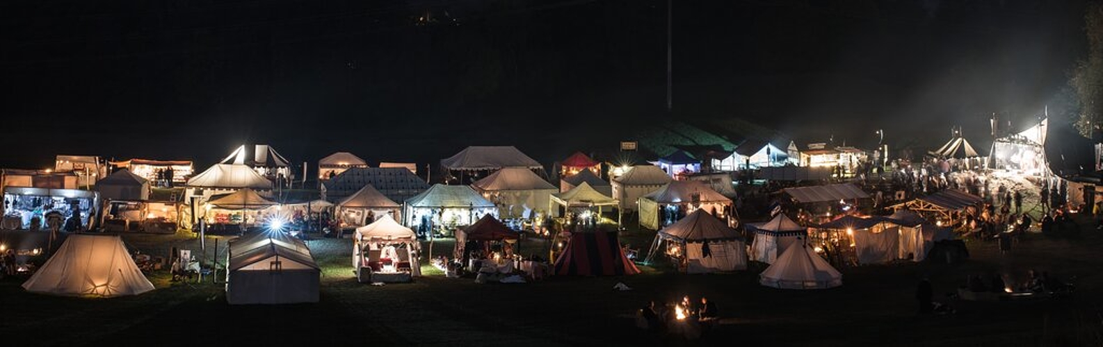<em>Stimmungsbild vom letztjährigen Wikinger- und Mittelalterspektakel in Villmergen: </em>Über 3000 Besucher liessen sich in die Welt der Wikinger und Kelten entführen. Foto: zvg
