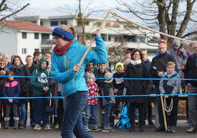 <em>Zahlreich aufmarschiertes Publikum:</em> Die «Chlöpf-Arena» auf dem Hunzenschwiler Schulareal war sehr gut besucht. Fotos: Ruedi Burkart
