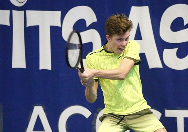 <em>Finaleinzug in Frankreich:</em> Der Lenzburger Tennis-Junior Janis Simmen war am Turnier «Les Petits As» in Tarbes erfolgreich. Foto: lespetitsas