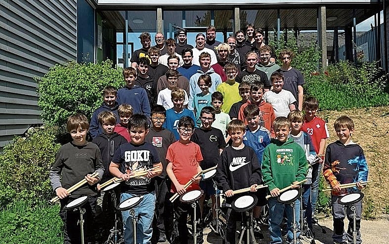 Stolz dürfen die Jungtambouren auf eine intensive Woche zurückblicken.Foto: zvg