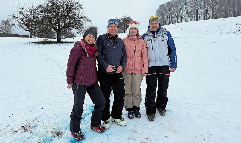 Das OK des 1. Seener Skirennens in 30 Jahren: Ramona Haller, Andreas Läuppi, Ramona Fehlmann, Michael Preiser. Es fehlen: Marc Hauller und Claudia Hauller. Foto: zvg Das OK des 1. Seener Skirennens in 30 Jahren: Ramona Haller, Andreas Läuppi, Ramona Fehlmann, Michael Preiser. Es fehlen: Marc Hauller und Claudia Hauller. Foto: zvg
