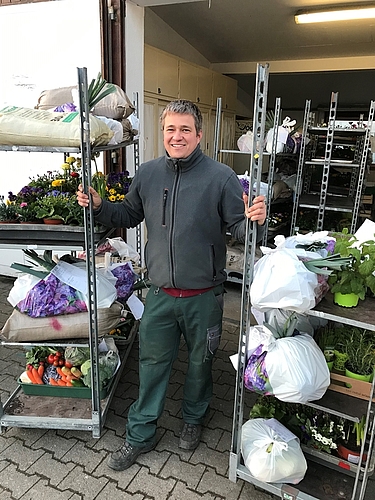 Wird auch mit Aufträgen überrannt: Martin Vogel von der Gärtnerei Vogel. Foto: zvg
