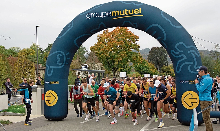 Dynamisch startete der 10-Kilometerlauf.Foto: Verena Schmidtke