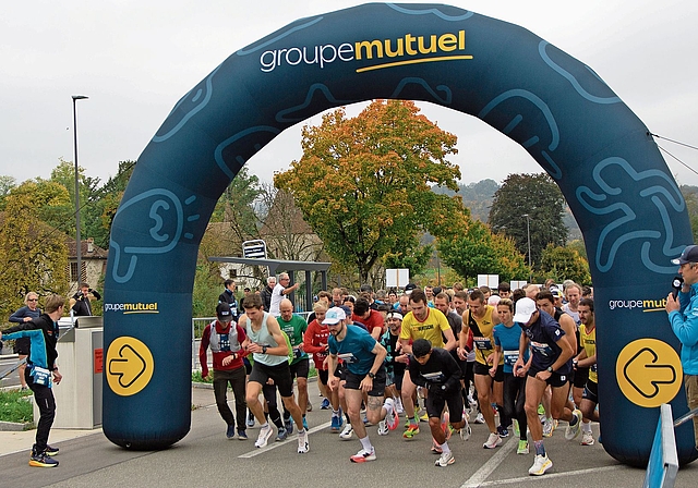 Dynamisch startete der 10-Kilometerlauf.Foto: Verena Schmidtke