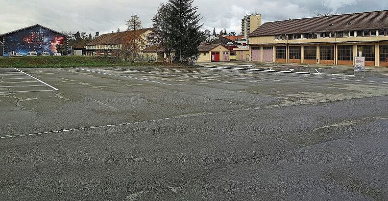 Steht hier in einem Jahrzehnt eine Kantonsschule? Das den Lenzburger Ortsbürgern gehörende Zeughausareal im Westen der Stadt. Foto: Fritz Thut