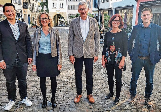 Lenzburger Stadtrat ab 2022: Andreas Schmid (FDP, neu Vizeammann), Barbara Portmann (GLP), Stadtammann Daniel Mosimann (SP), Beatrice Taubert (SP), Sven Ammann (FDP). Foto: Fritz Thut