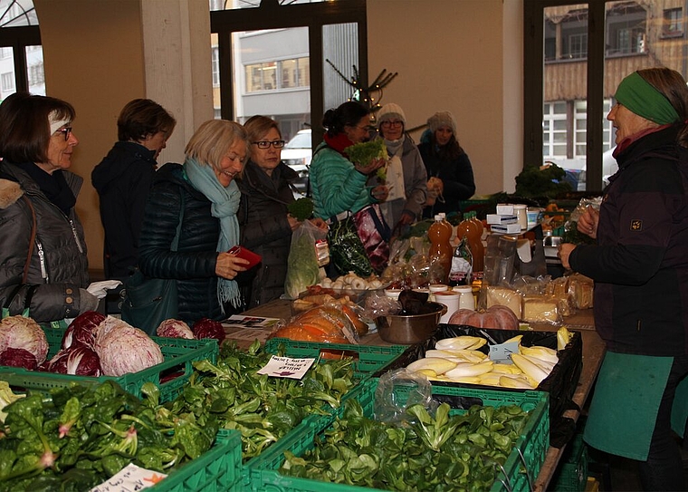 <em>Wochenmarkt Lenzburg:</em> An Heiligabend findet der Markt in diesem Jahr letztmals statt. Foto: Carolin Frei