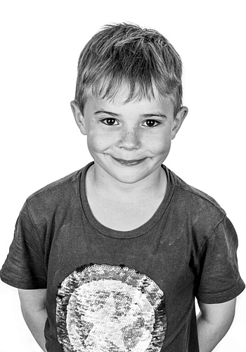 «InsideOut» am Seetalplatz: Porträtfotos von Lenzburger Kindern. Foto: zvg/ffl
