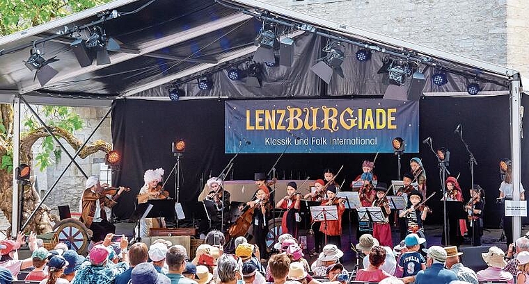 Diesen Sommer wieder zu geniessen: Lenzburgiade-Konzert im Hof von Schloss Lenzburg. Foto: zvg /Urs Frick