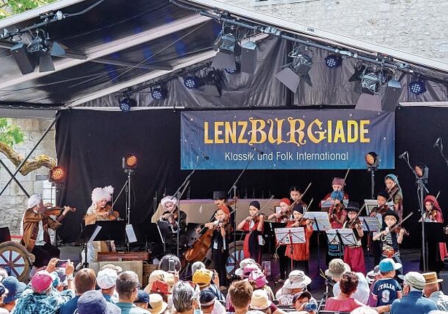 Diesen Sommer wieder zu geniessen: Lenzburgiade-Konzert im Hof von Schloss Lenzburg. Foto: zvg /Urs Frick