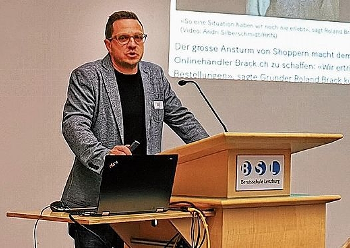 Bereit sein für Unerwartetes: Referent Markus Mahler am KMU-Apéro.  Foto: Fritz Thut