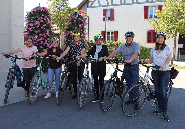 Motiviert aufs Rad:  Mitarbeitende von Staufen nach Büroschluss. Foto: Alfred Gassmann