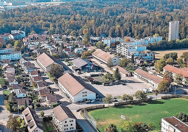 Wieder im Rennen als Volksschulstandort: Das Lenzburger Zeughausareal.Foto: mik