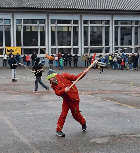 Am Ende des Wettbewerbs folgte das gemeinsame Abschlussklöpfen. Foto: Andreas Walker