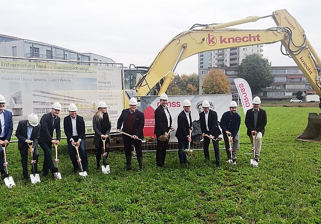 Symbolischer Startschuss: Spatenstich der Arealüberbauung Zelgli in Staufen.