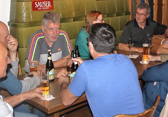 Austausch mit dem Bürger: Zweite Auflage von «Gemeinderat am Stammtisch» in Sarmenstorf. Foto: Alexander Studer