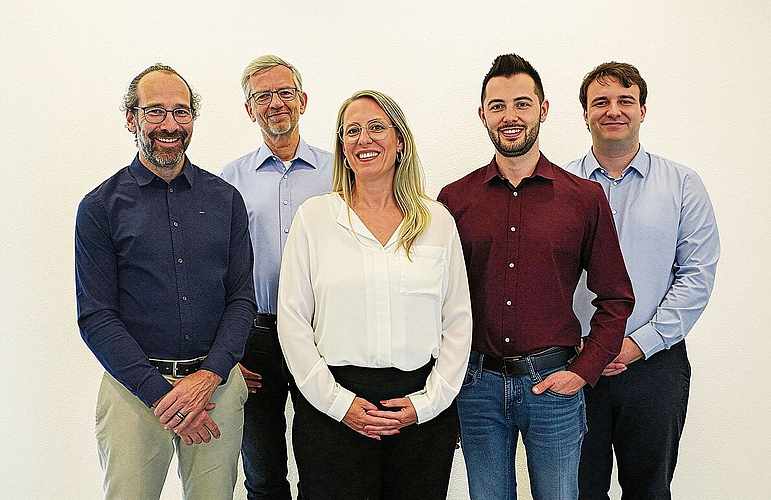 Zuversichtlich in die nächsten Jahre schauen Jürg Ramseier (bisher), Matthias Niemeyer (neu), Gemeindeammann Nadine Widmer (bisher), Michael Wiederkehr (neu) und Juri Wildi (neu). Foto: zvg Zuversichtlich in die nächsten Jahre schauen Jürg Ramseier (bisher), Matthias Niemeyer (neu), Gemeindeammann Nadine Widmer (bisher), Michael Wiederkehr (neu) und Juri Wildi (neu). Foto: zvg