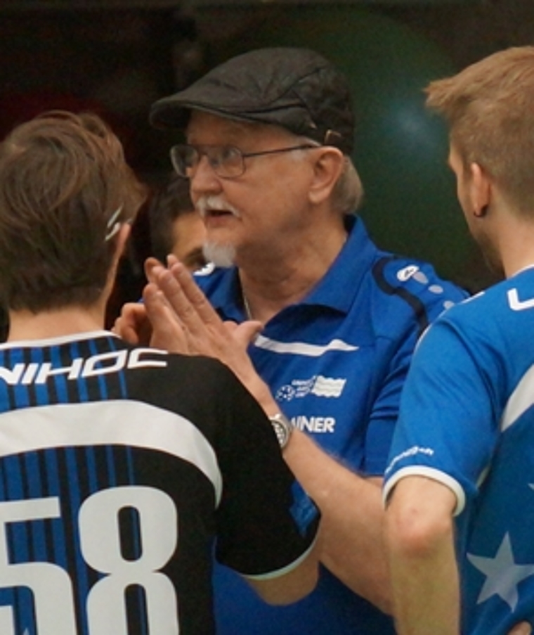 <em>Auch in Zukunft?</em> UAU-Trainer Randy Bongaards während eines Time-outs. Foto: rubu