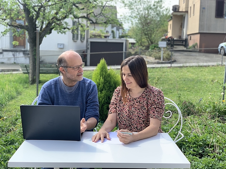 Regen zum Nachdenken über neue Bildungsstrukturen an: Jan Lässig und Andrea Zemp beim Erstellen eines Podcasts. Foto: zvg