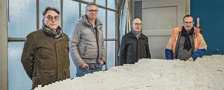 Präsentierten den Stand der Planung für das Bahnhofareal: Christoph Schnegg (Abteilungsleiter Stadtplanung und Hochbau), Michael Heiserholt (Projektleiter Stadtplanung), Martin Stücheli (Stadtrat Ressort Bau und Umwelt) und Christian Brenner (Abte