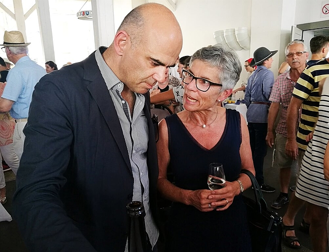 Diskussion: Bundesrat Alain Berset und Lenzburgs Vizeammann Franziska Möhl. Foto: Fritz Thut