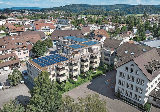 Schulische Nutzung nicht zonenkonform und daneben entsteht Wohnraum. Das jahrelange Tohuwabohu zum Seetalschulhaus geht weiter.Foto: zvg