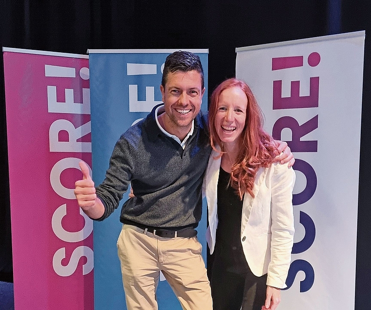 Urs und Amanda Helfenstein freuen sich über den dritten Platz.Foto: zvg