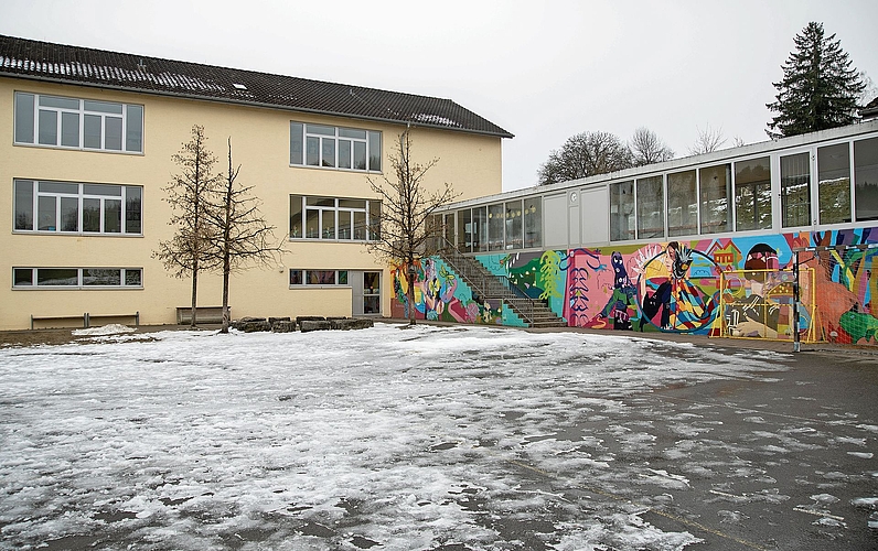 Steigender Raumbedarf: Das Schulhaus soll mit einem Zwischenbau erweitert werden.Foto: zvg Steigender Raumbedarf: Das Schulhaus soll mit einem Zwischenbau erweitert werden.Foto: zvg