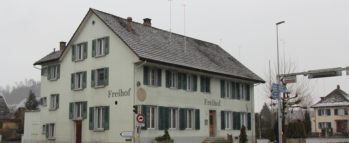 Ist heute Geschichte: Das Restaurant Freihof an der Aarauerstrasse in Staufen schloss Ende 2015. Foto: AG Ist heute Geschichte: Das Restaurant Freihof an der Aarauerstrasse in Staufen schloss Ende 2015. Foto: AG