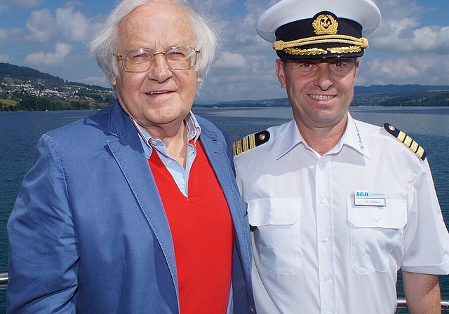 <em>«Der schönste See der Schweiz»: </em>Ex-Fussballtrainer Gilbert Gress mit SGH-Geschäftsführer Ueli Haller.
