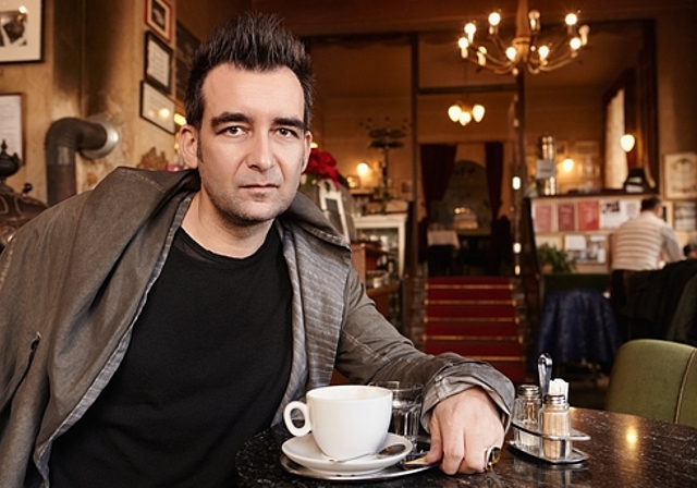 <em>Michael Stavari?:</em> Er ist der neue Ateliergast des Aargauer Literaturhauses. Foto: Yves Noir.