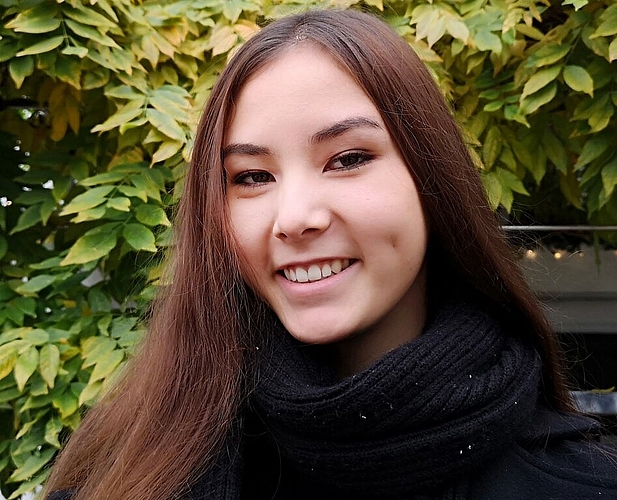 <em>Natürliche Ausstrahlung:</em> Natasha Wiedmer beim Besuch auf der Redaktion. Foto: Fritz Thut