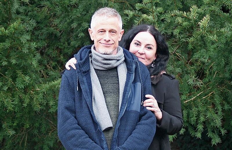 Begeisterte Jungimker: Martin Zentner und Partnerin Dominique Adam. Foto: zvg