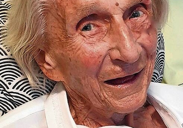 Mit 99 ins Alterszentrum gewechselt: Die mittlerweile 100-jährige Klara Stücheli. Foto: zvg